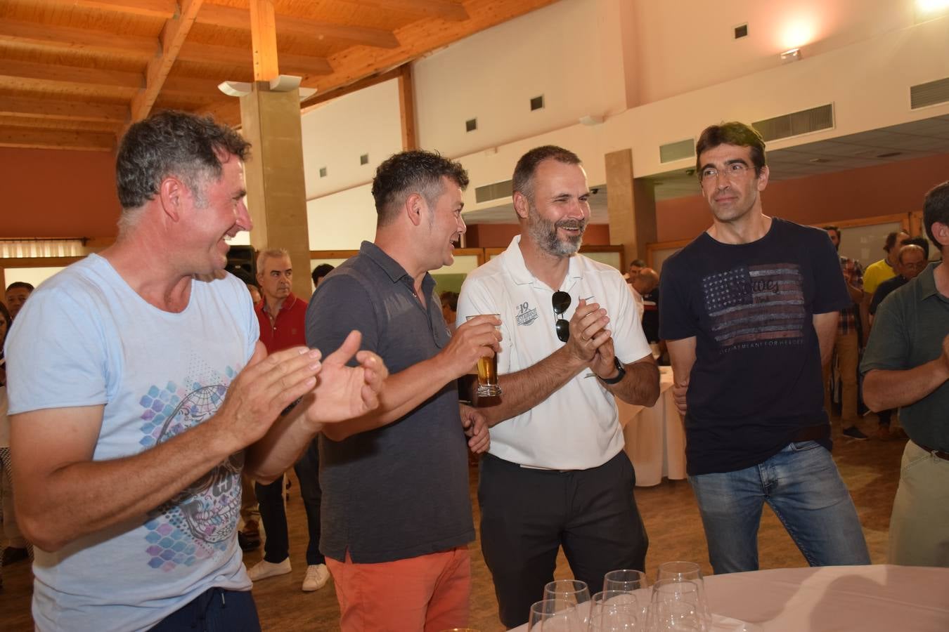 Los jugadores disfrutaron de dos vinos de Bodegas Monte Real.