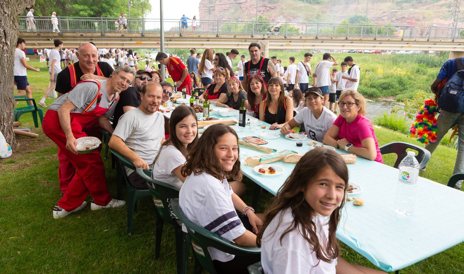 Fotos: Los almuerzos y las vueltas protagonizan las fiestas de Nájera