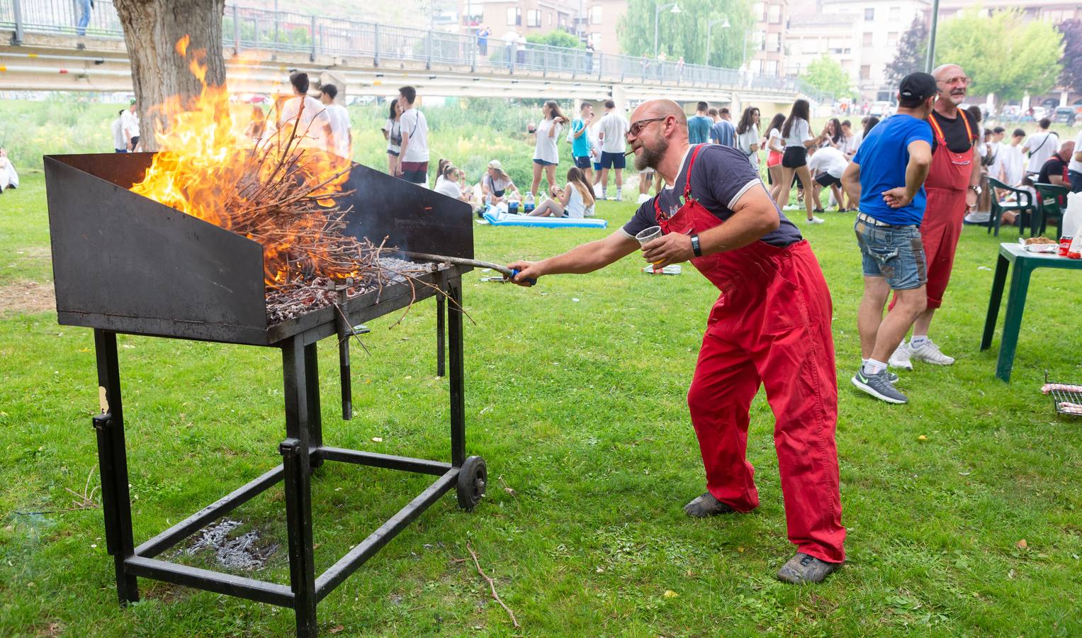 Fotos: Los almuerzos y las vueltas protagonizan las fiestas de Nájera