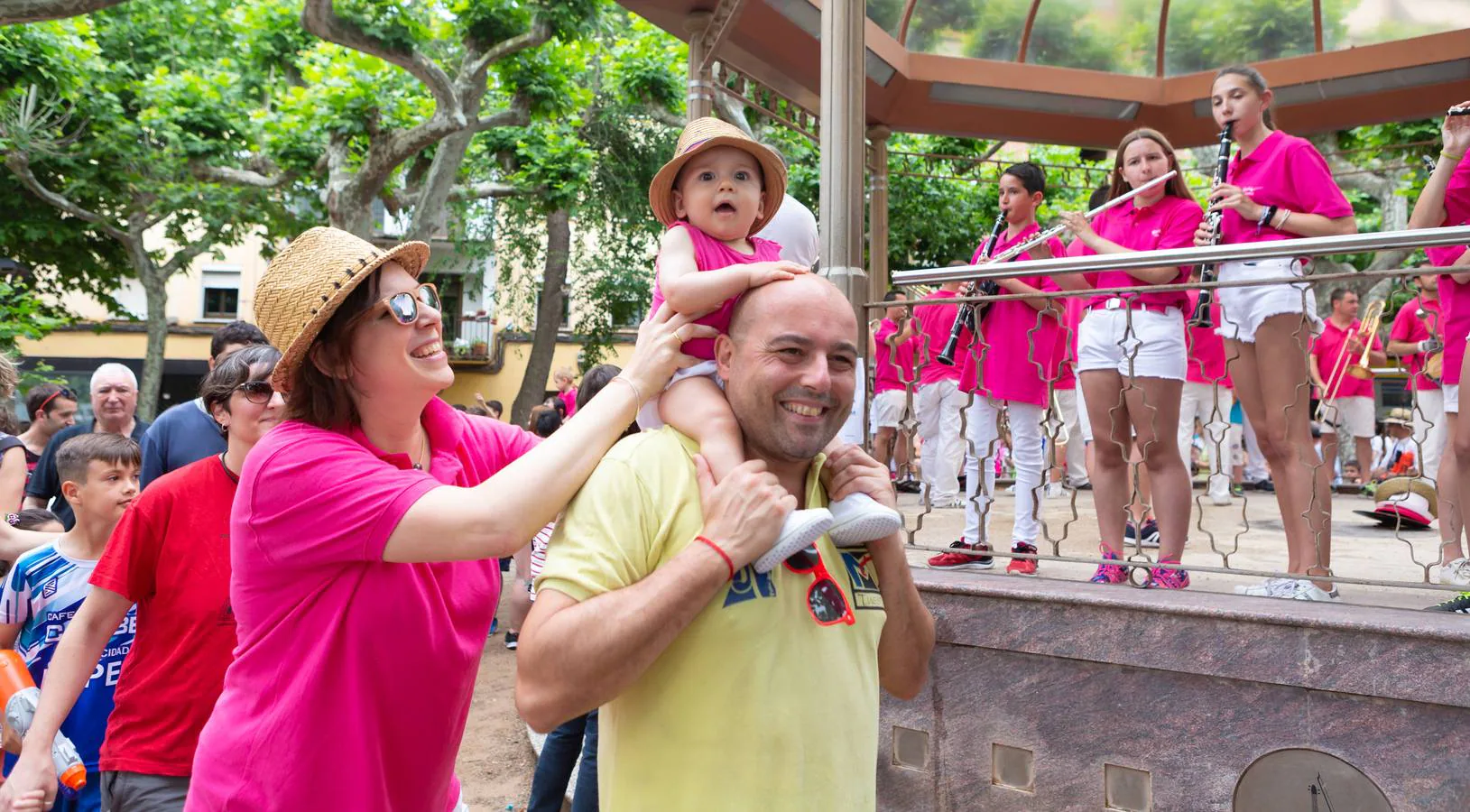 Fotos: Los almuerzos y las vueltas protagonizan las fiestas de Nájera