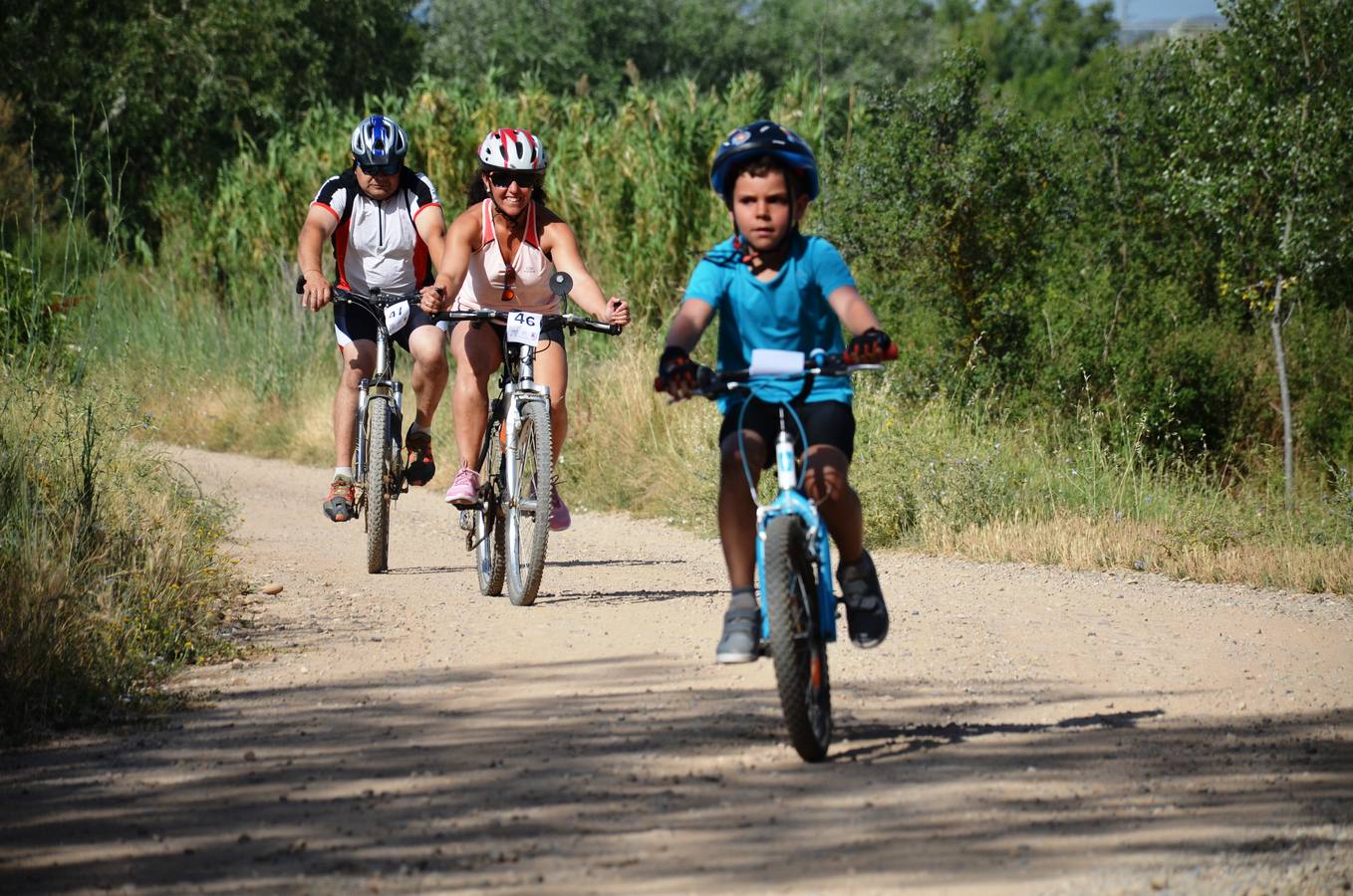 Participantes en el Día de la Bicicleta de Autol