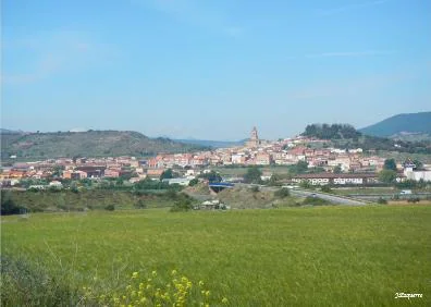 Imagen secundaria 1 - Vista del parque de La Grajera, Navarrete y señal del Camino de Santiago en La Grajera