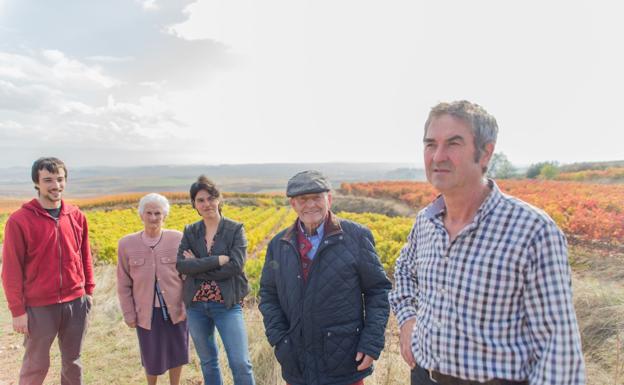 Las tres generaciones de la bodega. :: L. R.