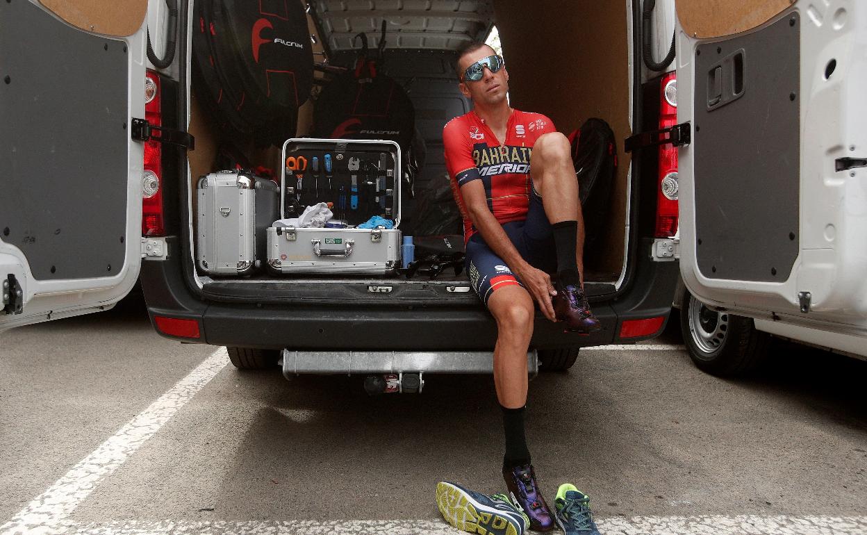 Vincenzo Nibali, del Bahrain Merida, se prepara en Bruselas 
