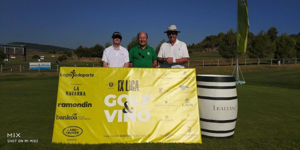 Los jugadores, en posición de salida.