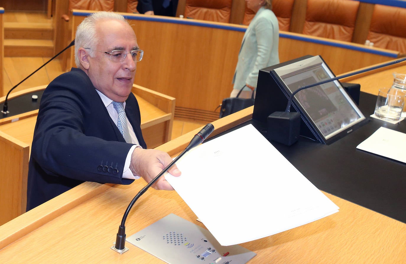 Fotos: Primera sesión del debate de investidura de Concha Andreu