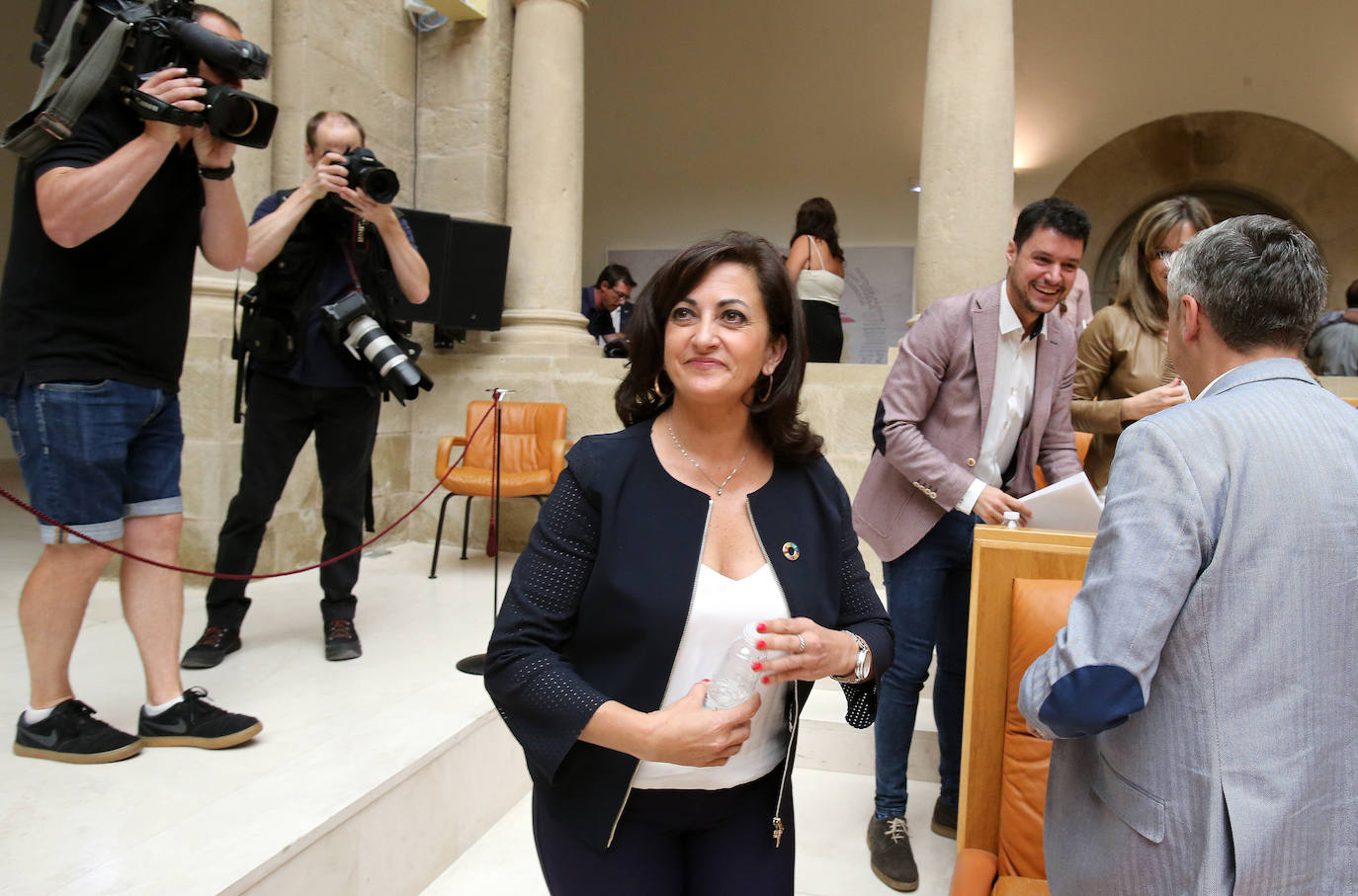 Fotos: Primera sesión del debate de investidura de Concha Andreu