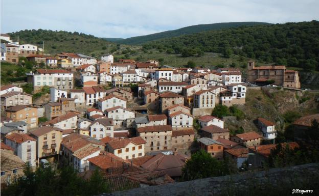 Imagen principal - Casco urbano de Ortigosa, pinar y carretera de Peña Hincada