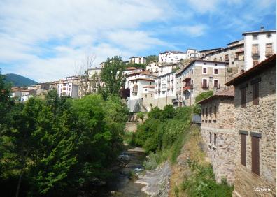 Imagen secundaria 1 - Vista de Montenegro, casco urbano de Villoslada y subida del camino hacia Ortigosa 