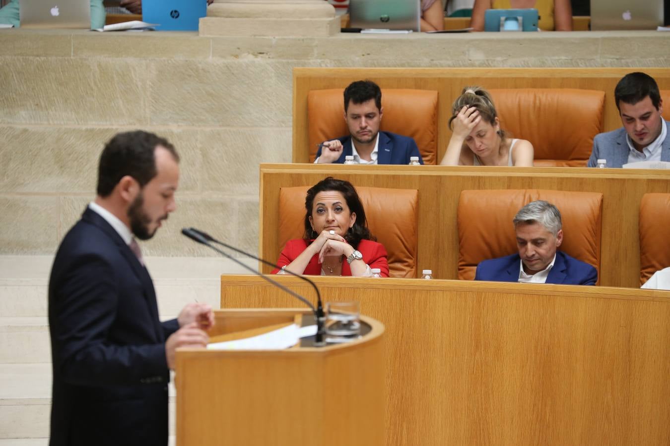 Concha Andreu, ante la intervención de Raquel Romero