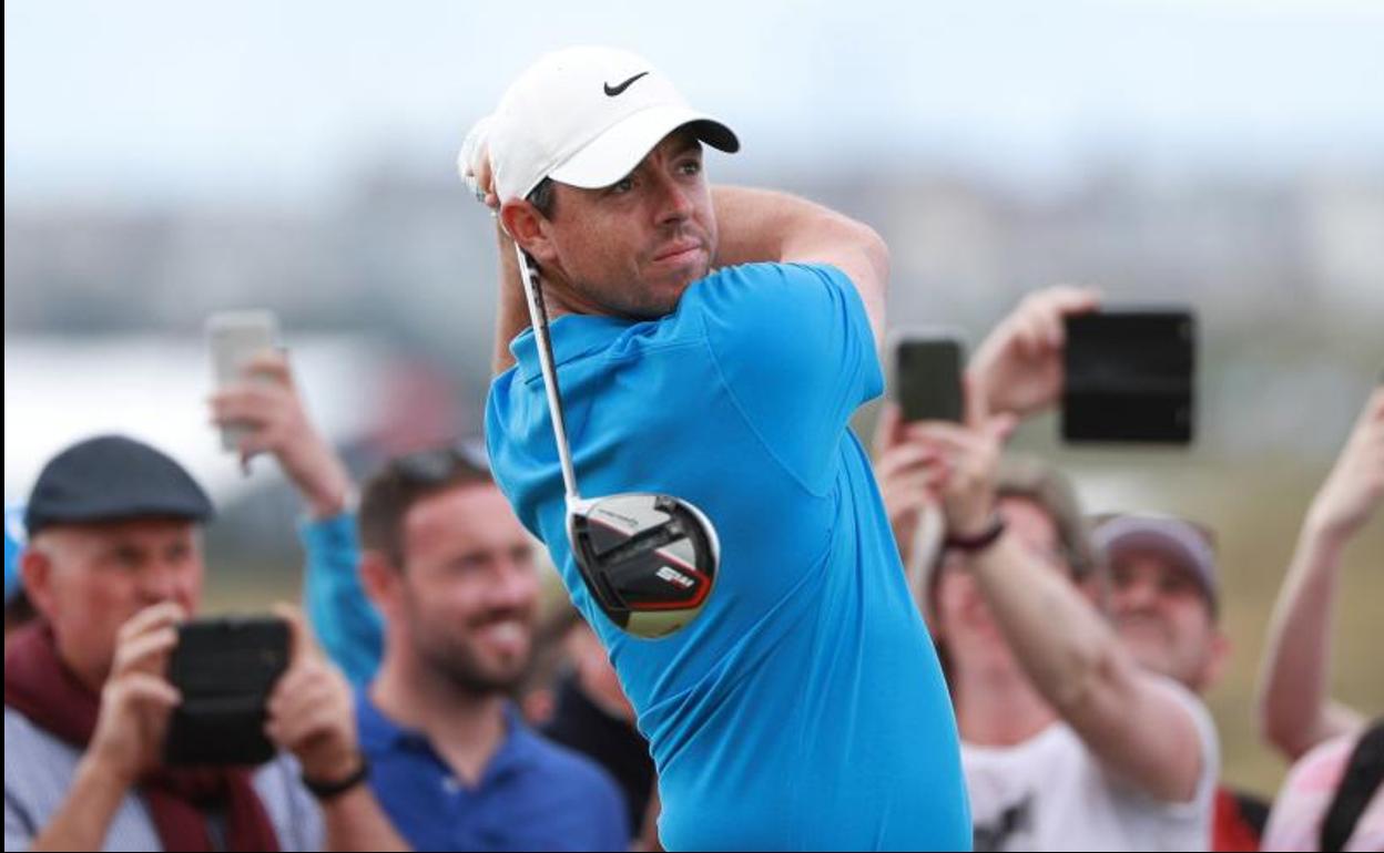 Rory McIlroy, practicando para el Open Británico. 