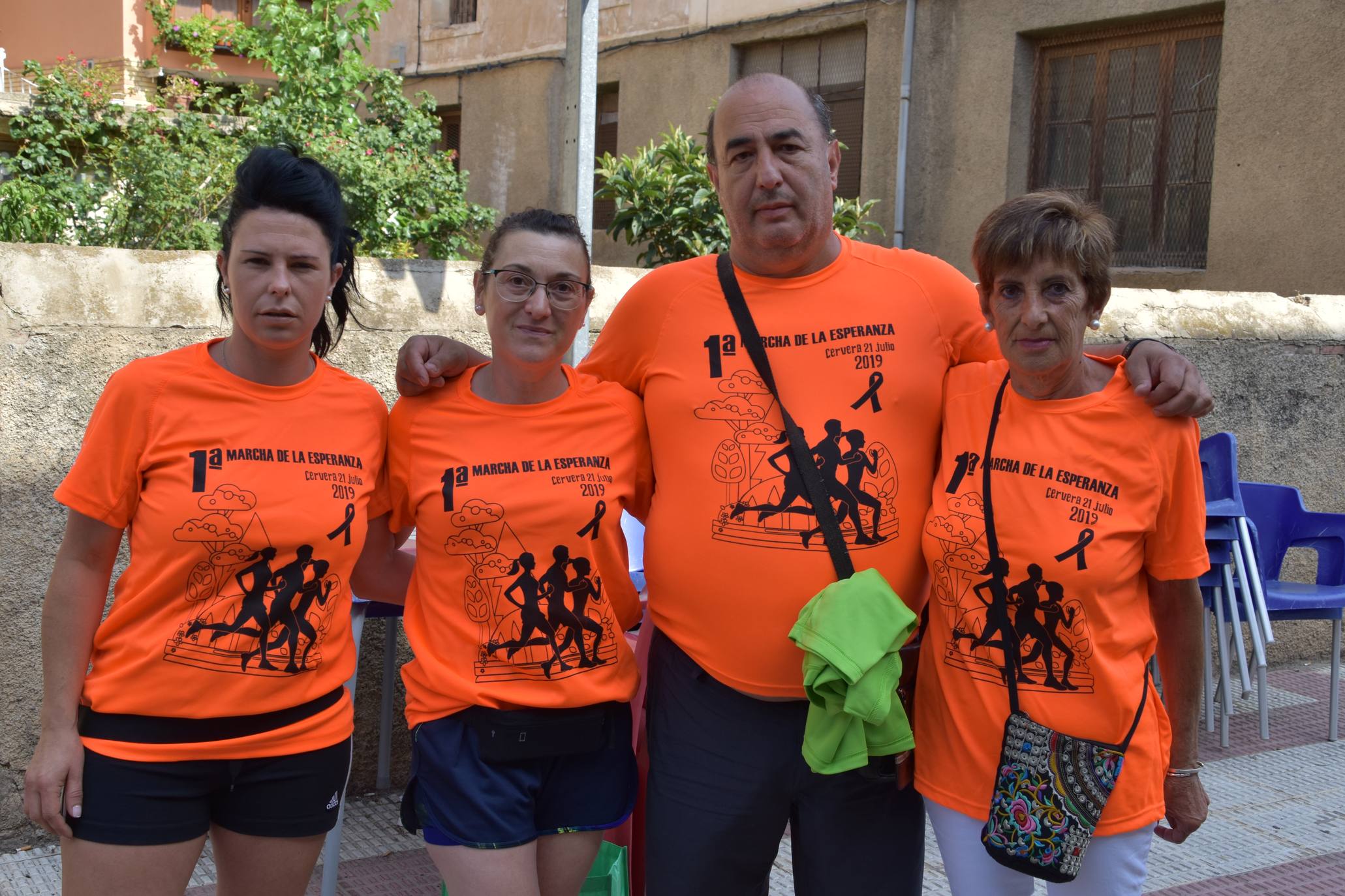 Fotos: Primera marcha de la esperanza a favor de la AECC en Cervera del Río Alhama