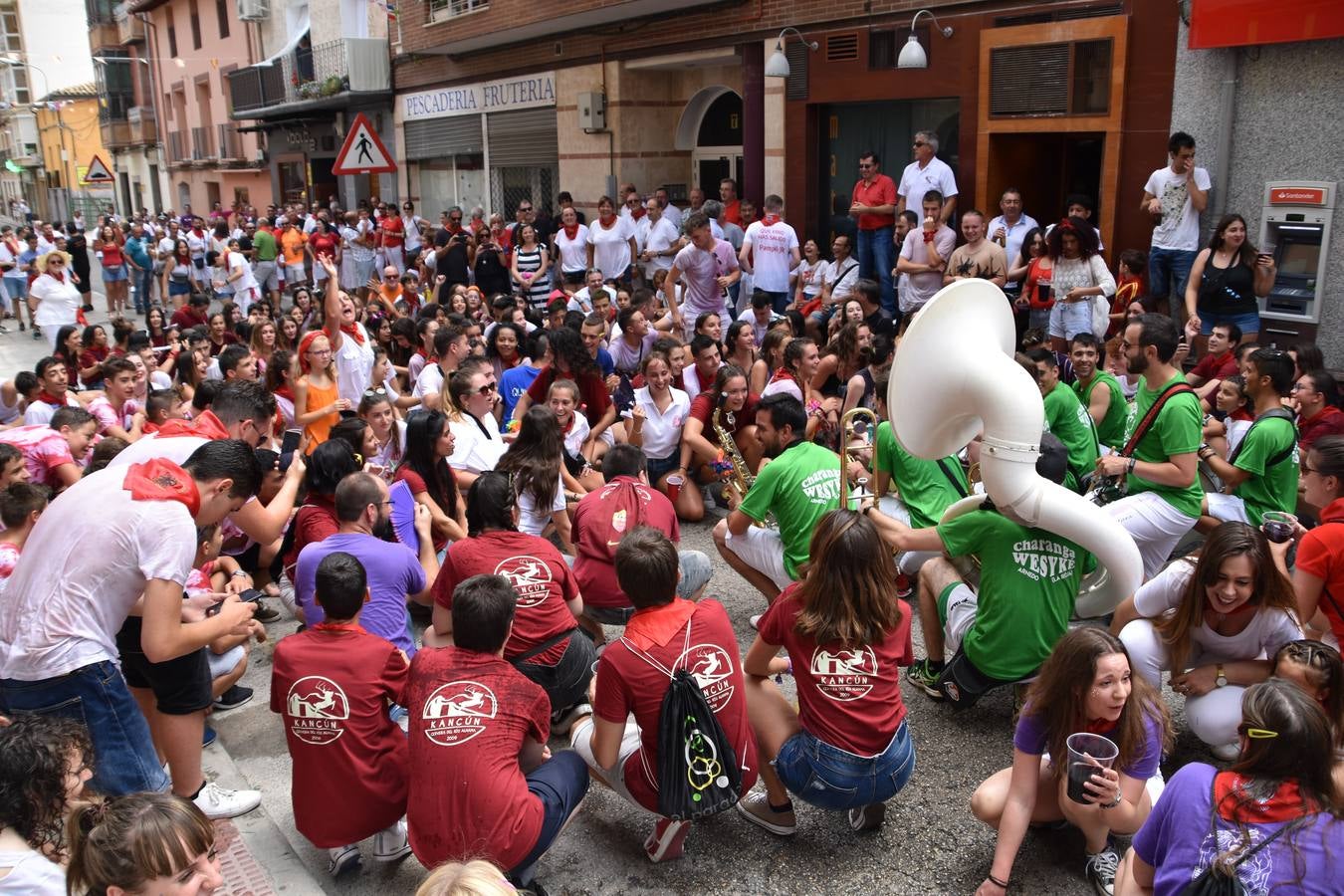 Fotos: Cervera lanza el cohete y disfruta del recorrido del agua va