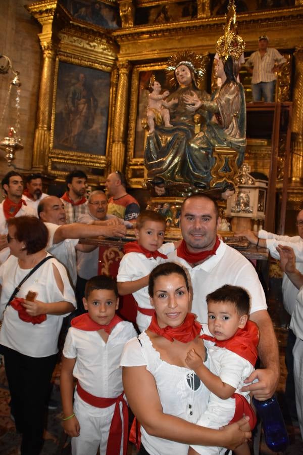 Fotos: Bajada de Santa Ana en las fiestas de Cervera