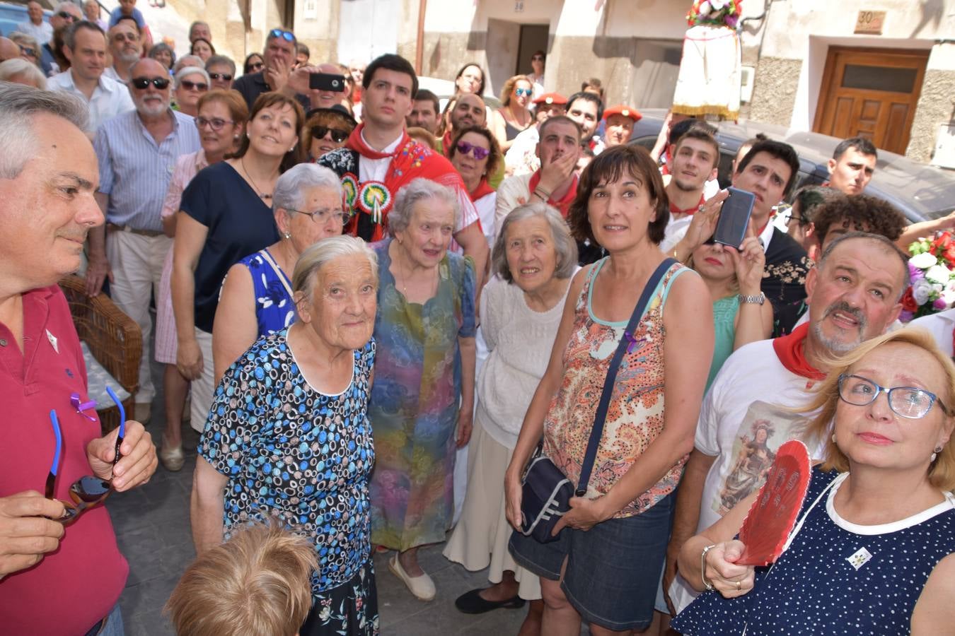 Fotos: Bajada de Santa Ana en las fiestas de Cervera
