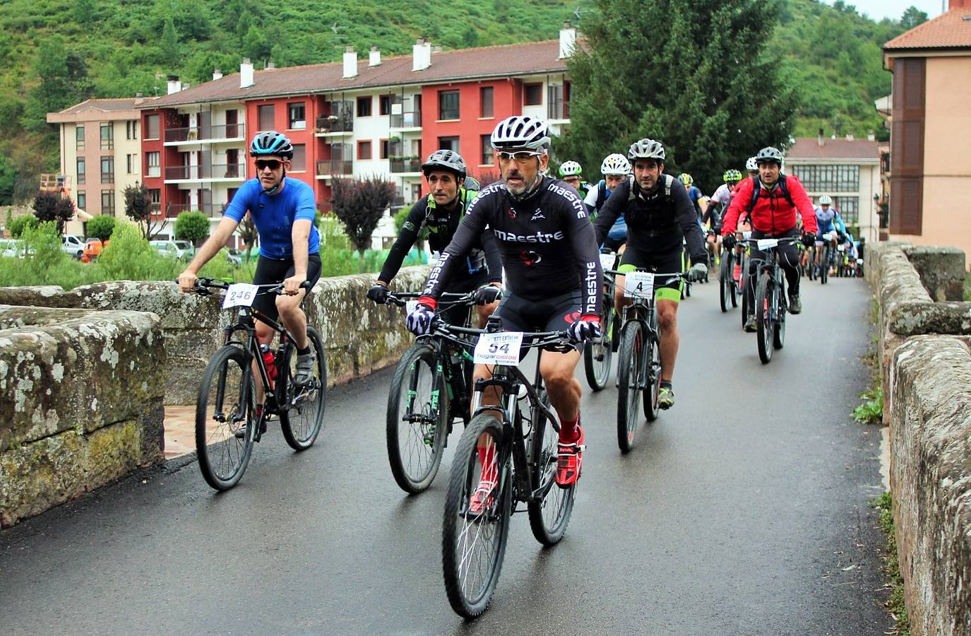 Fotos: Prueba BTT Extreme de Ezcaray: salida y meta