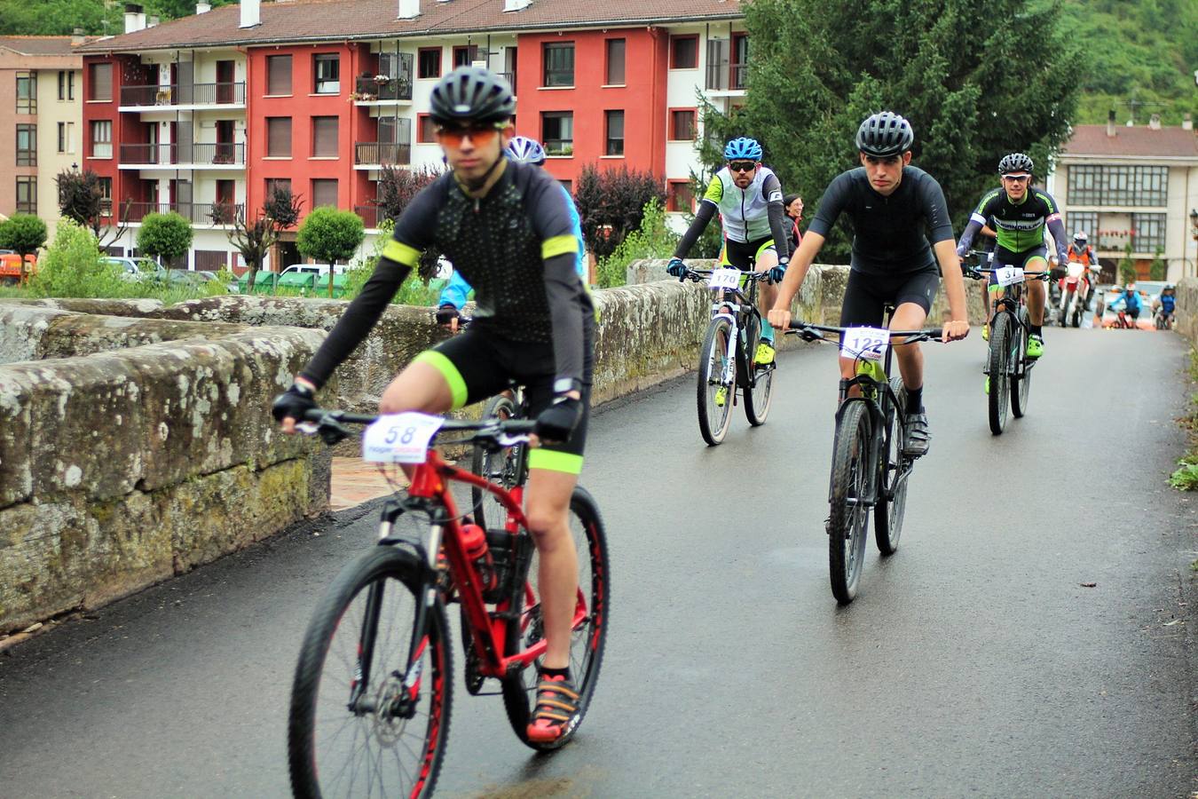 Fotos: Prueba BTT Extreme de Ezcaray: salida y meta