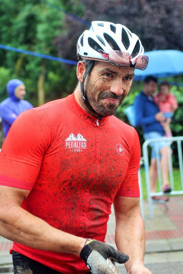 Fotos: Prueba BTT Extreme de Ezcaray: salida y meta