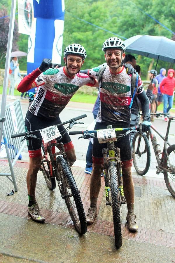 Fotos: Prueba BTT Extreme de Ezcaray: salida y meta