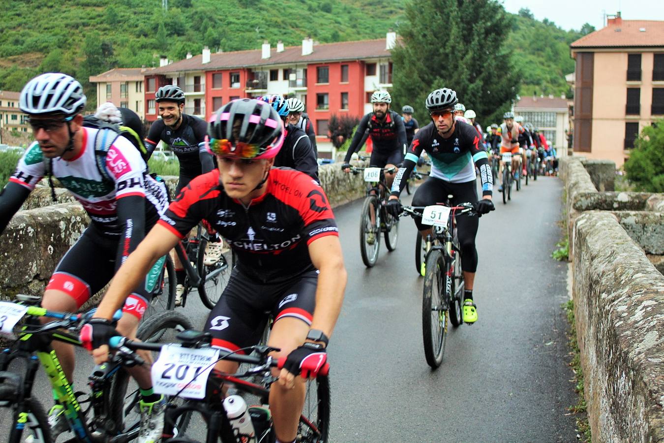 Fotos: Prueba BTT Extreme de Ezcaray: salida y meta