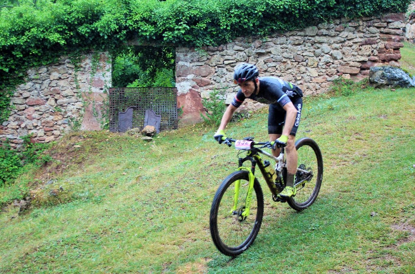 Fotos: Prueba: BTT Extreme de Ezcaray. El paso por Turza y Las Tres Aguas