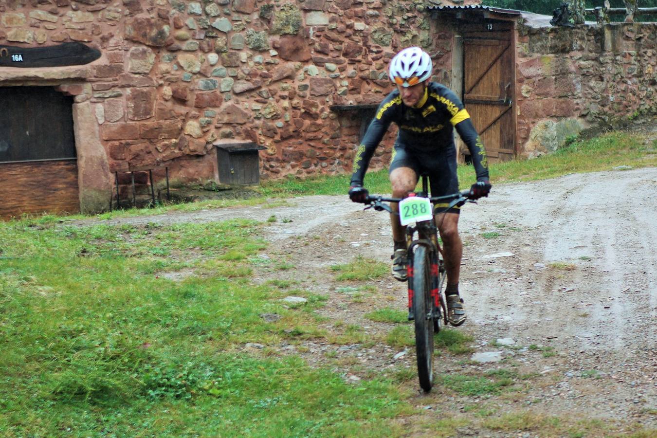 Fotos: Prueba: BTT Extreme de Ezcaray. El paso por Turza y Las Tres Aguas