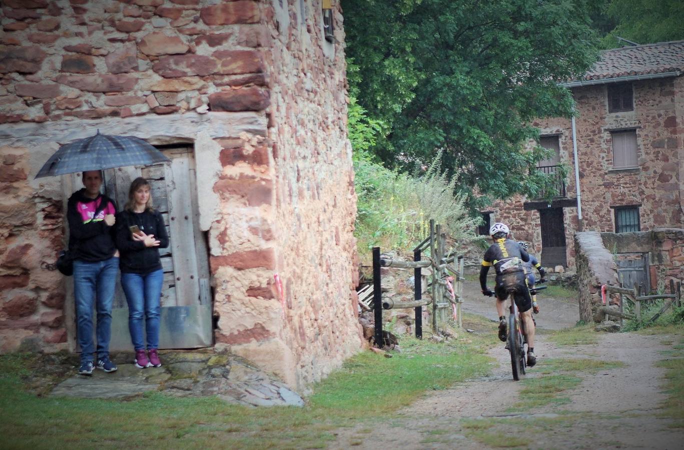 Fotos: Prueba: BTT Extreme de Ezcaray. El paso por Turza y Las Tres Aguas