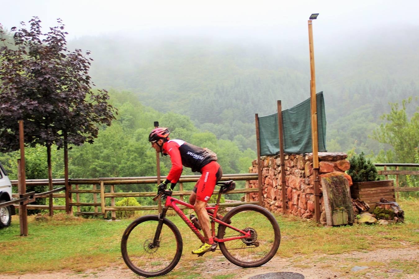 Fotos: Prueba: BTT Extreme de Ezcaray. El paso por Turza y Las Tres Aguas