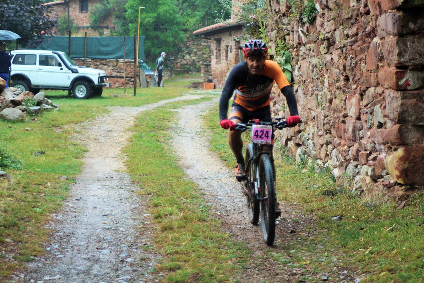 Fotos: Prueba: BTT Extreme de Ezcaray. El paso por Turza y Las Tres Aguas