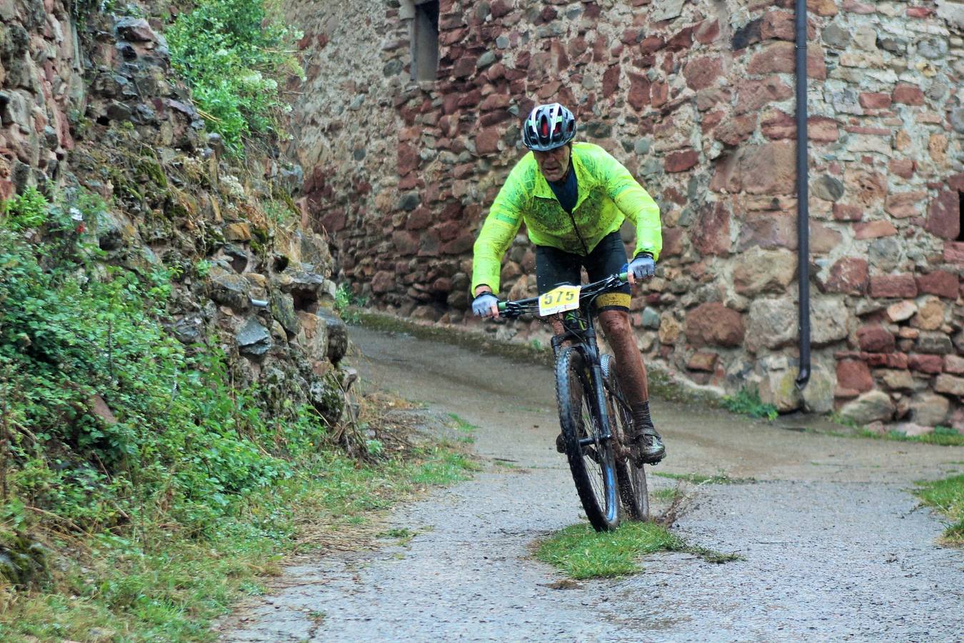 Fotos: Prueba: BTT Extreme de Ezcaray. El paso por Turza y Las Tres Aguas