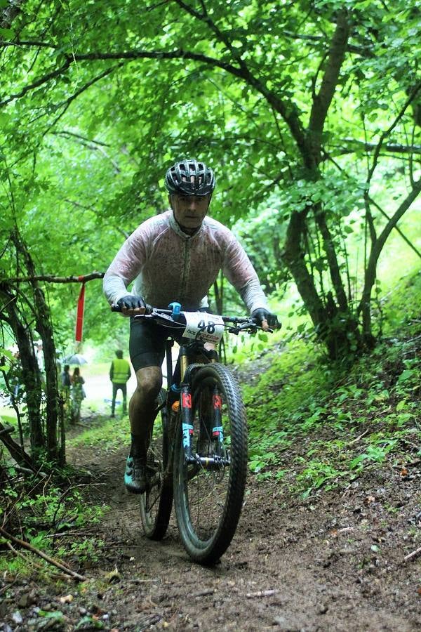 Fotos: Prueba: BTT Extreme de Ezcaray. El paso por Turza y Las Tres Aguas