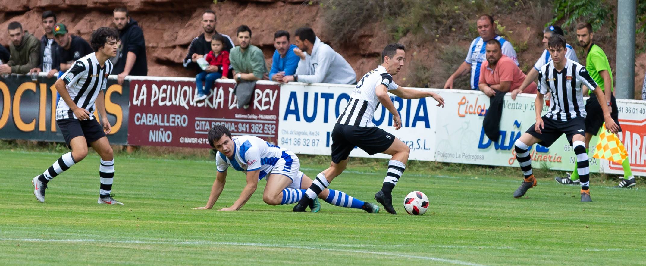 Fotos: El Haro derrota al Náxara en su estreno