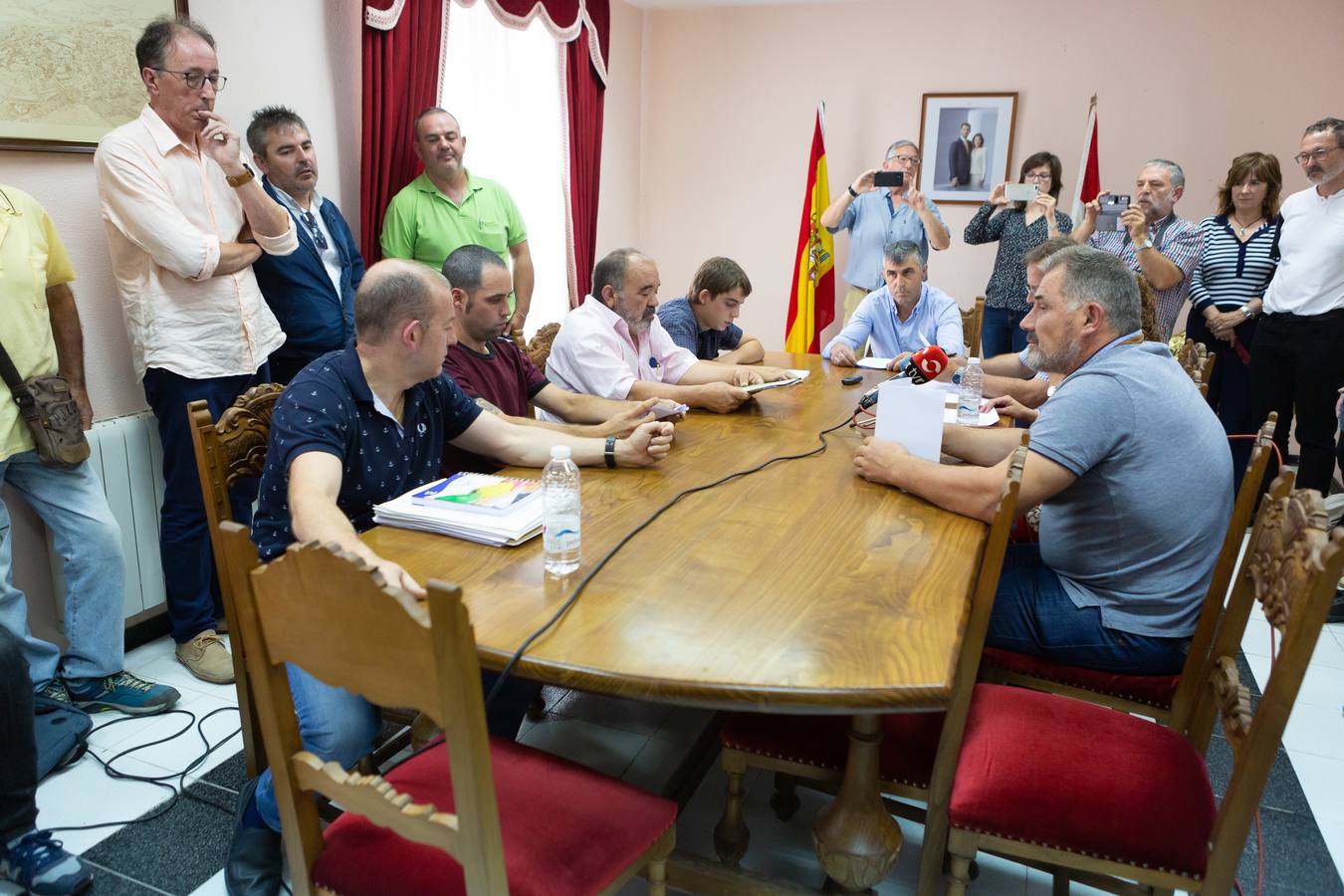 Fotos: Las imágenes de la moción de censura en Tricio