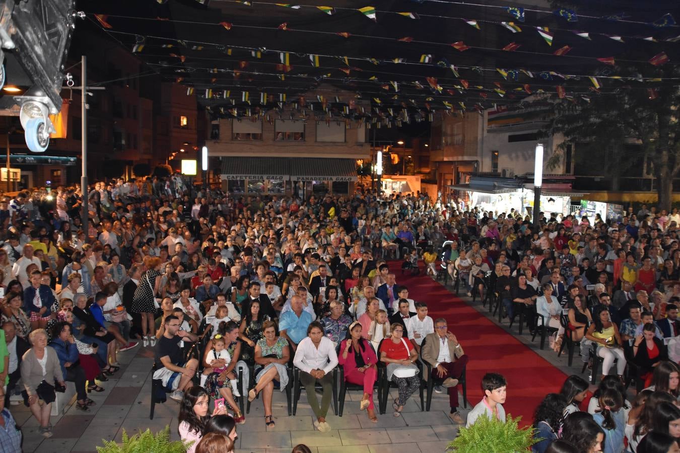 Fotos: La coronación de las reinas de las fiestas de Rincón de Soto