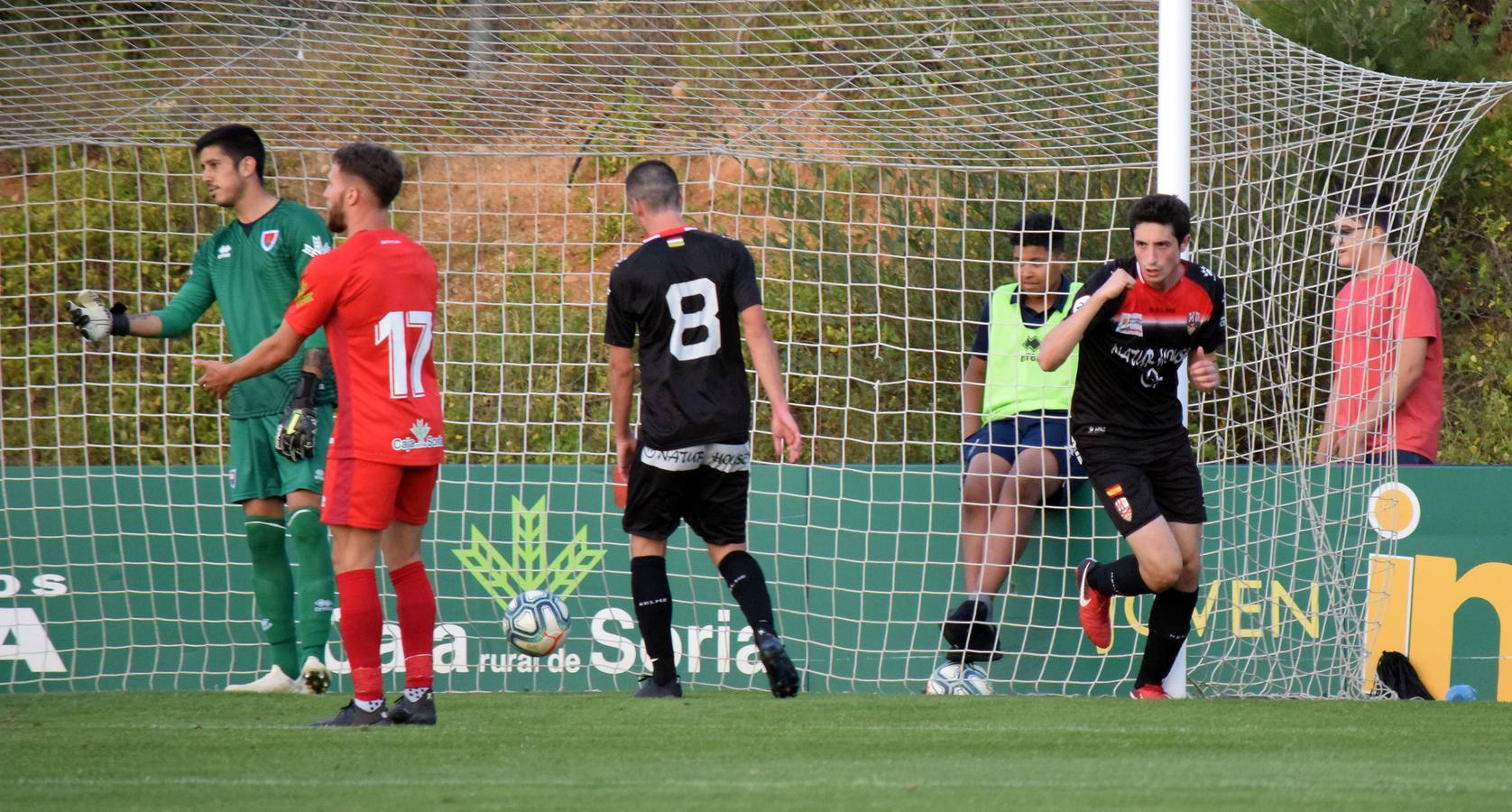 Fotos: Las fotografías del encuentro entre el Numancia y la UD Logroñés