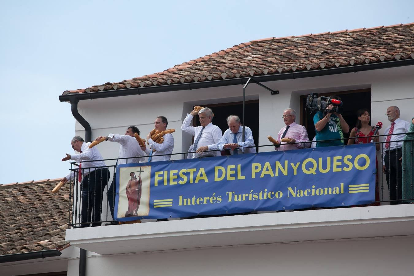 Fotos: Las imágenes del lanzamiento del pan y el queso en Quel