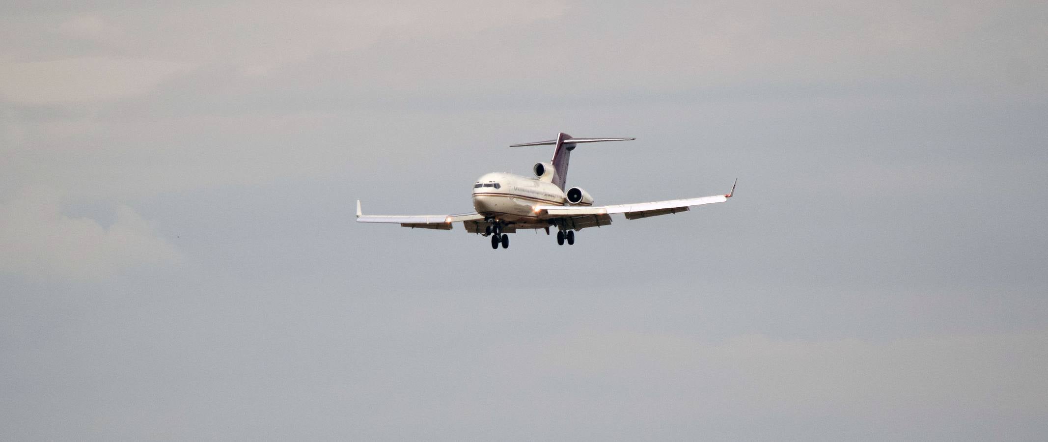 El Boeing-727, a punto de llegar a Agoncillo