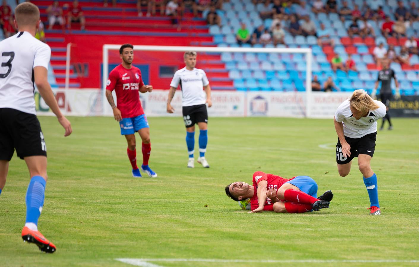 Fotos: El Calahorra cae ante el Burgos