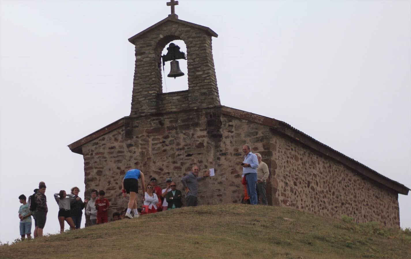 Cristina Santamaría a punto de coronar Santa Bárbara.