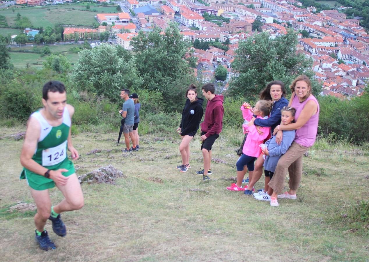 Cristina Santamaría a punto de coronar Santa Bárbara.