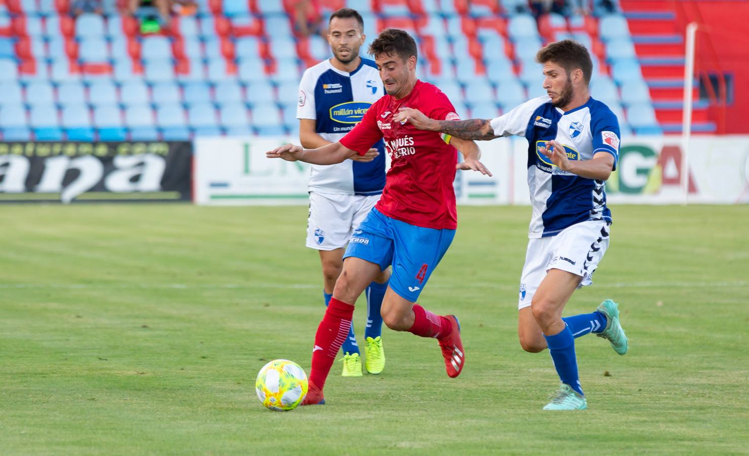 Fotos: Las fotografías de la victoria del Calahorra sobre el Ebro