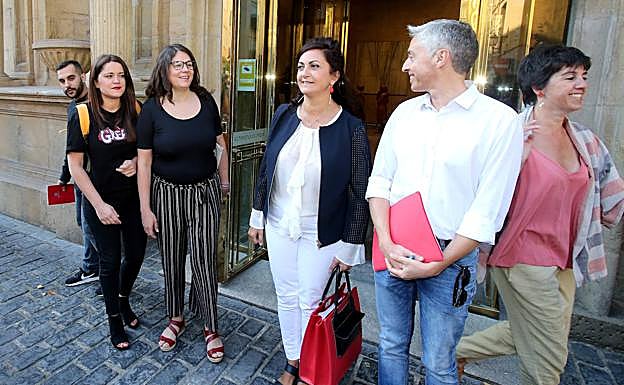 PSOE y Podemos mantienen sus diferencias en unas negociaciones que «van para días»