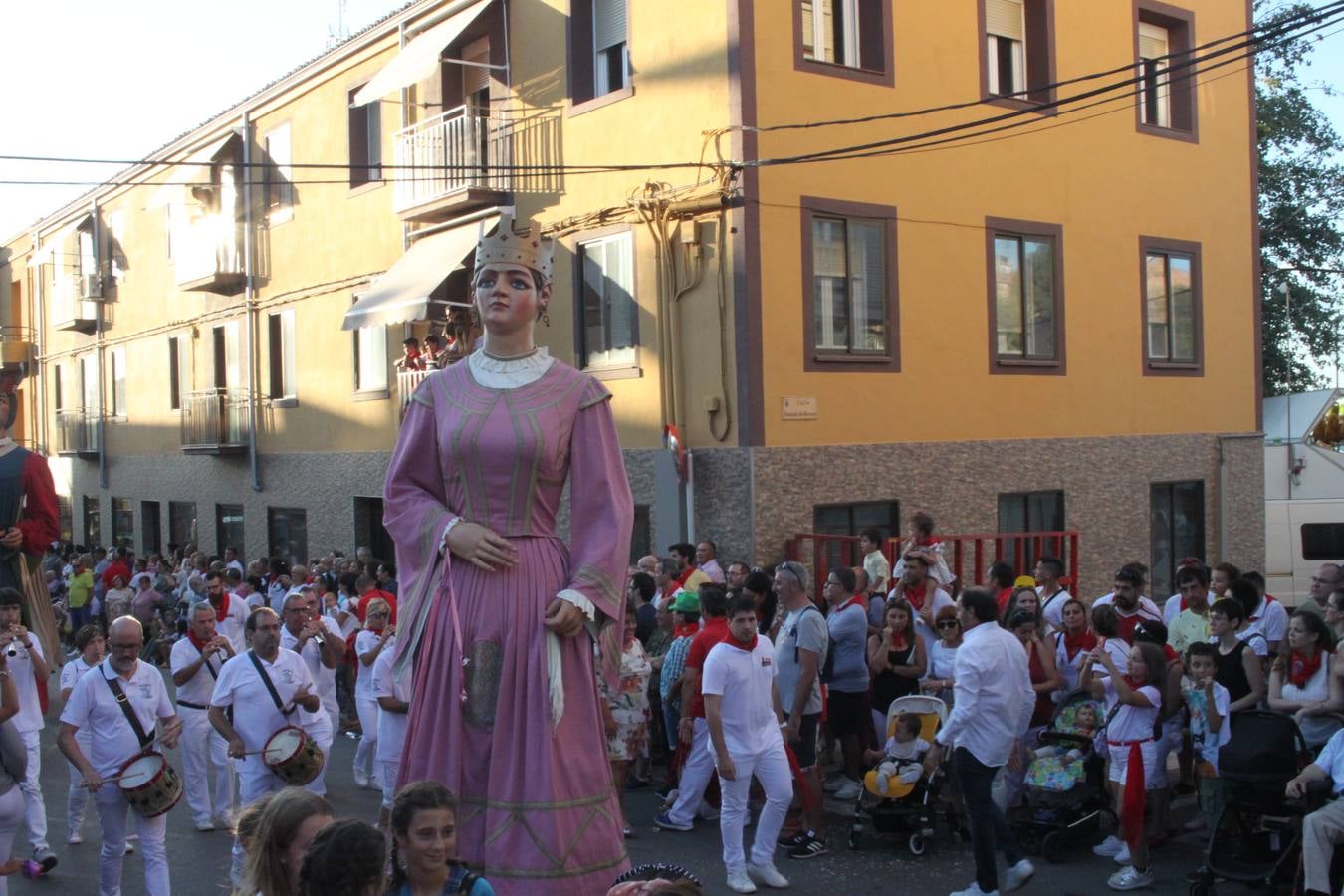 Fotos: Así ha sido el desfile de carrozas de Alfaro