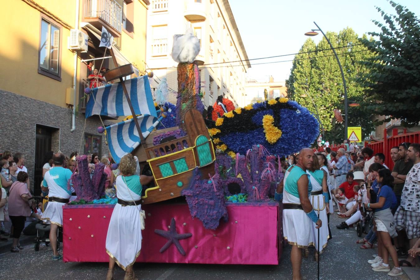 Fotos: Así ha sido el desfile de carrozas de Alfaro