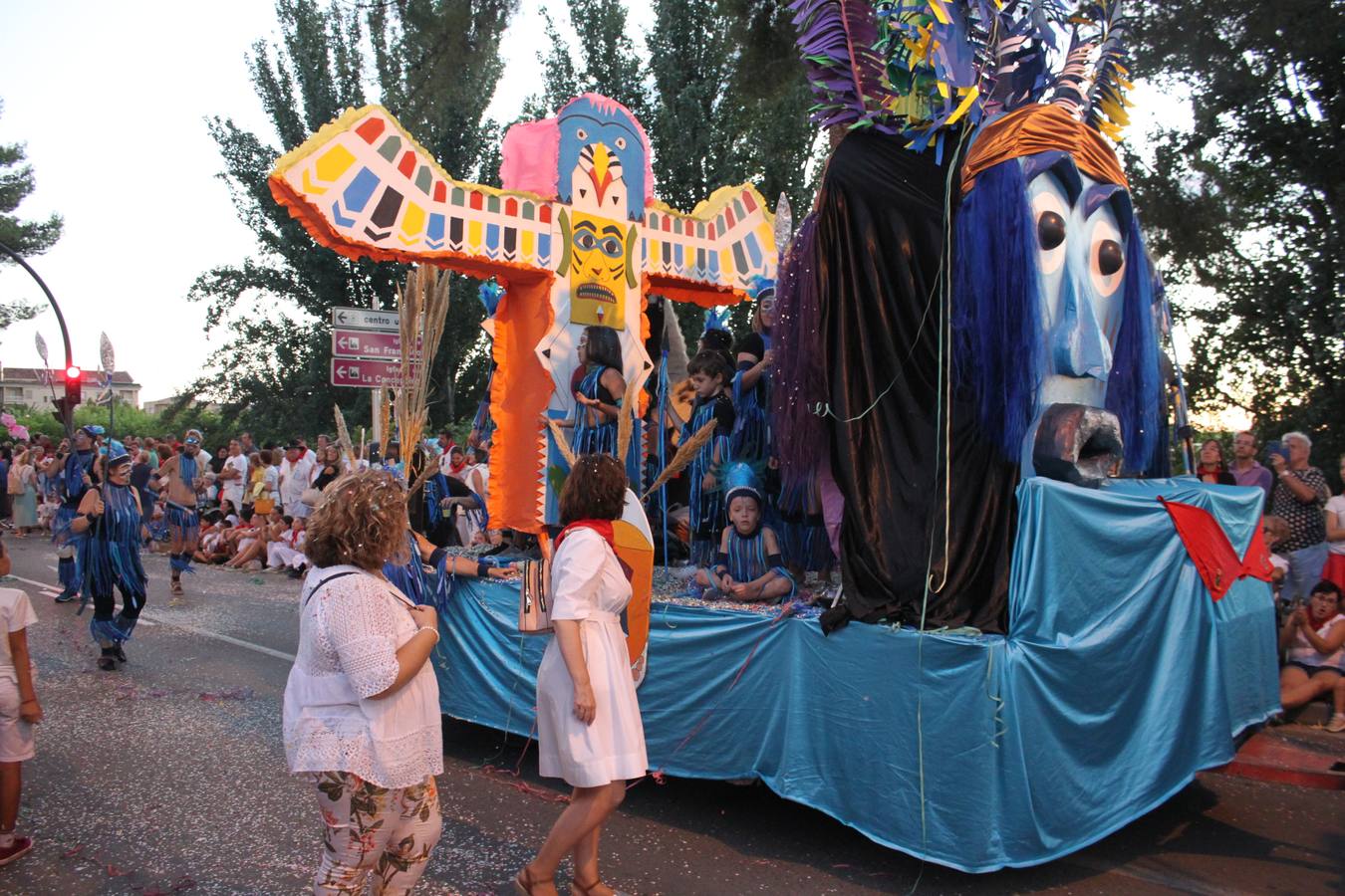 Fotos: Así ha sido el desfile de carrozas de Alfaro