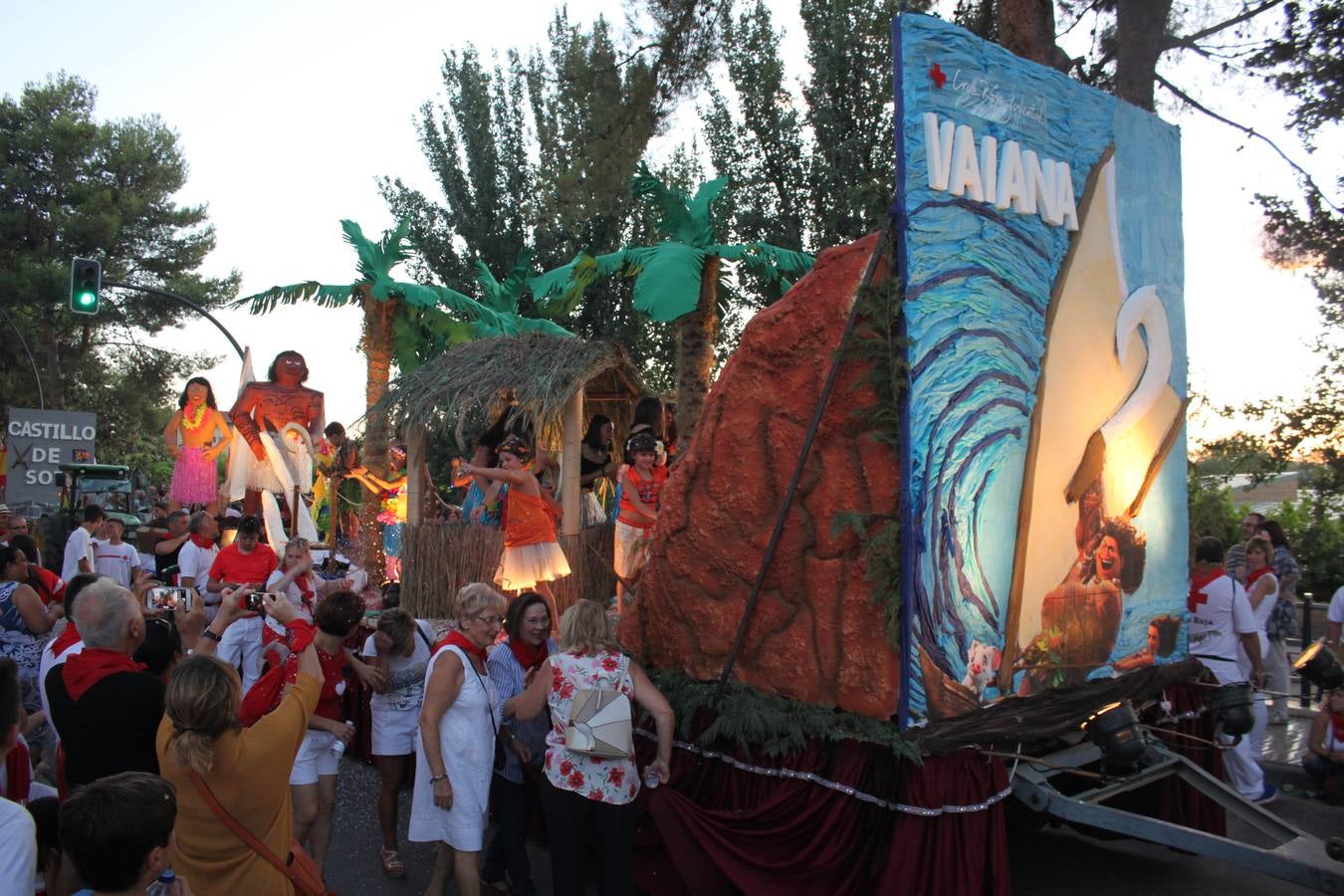 Fotos: Así ha sido el desfile de carrozas de Alfaro