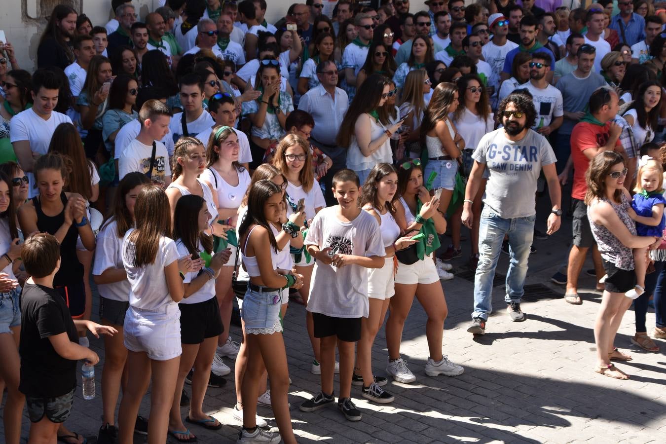 Fotos: Alcanadre arranca cinco días de fiestas