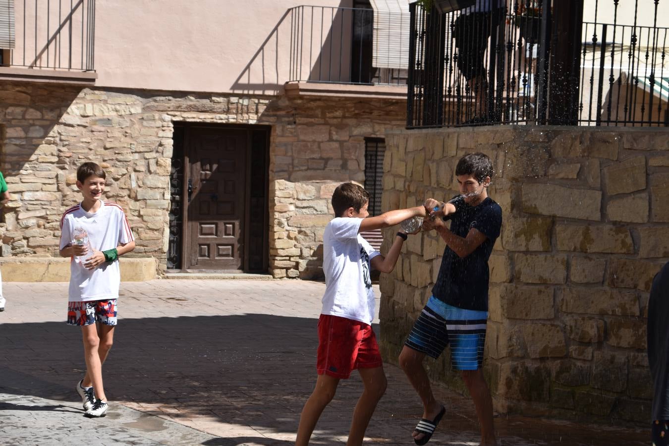 Fotos: Alcanadre arranca cinco días de fiestas