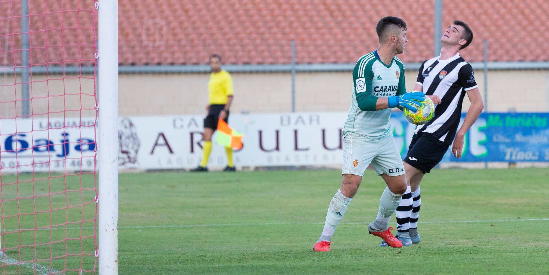 Fotos: El Haro ha perdido ante el Deportivo Aragón