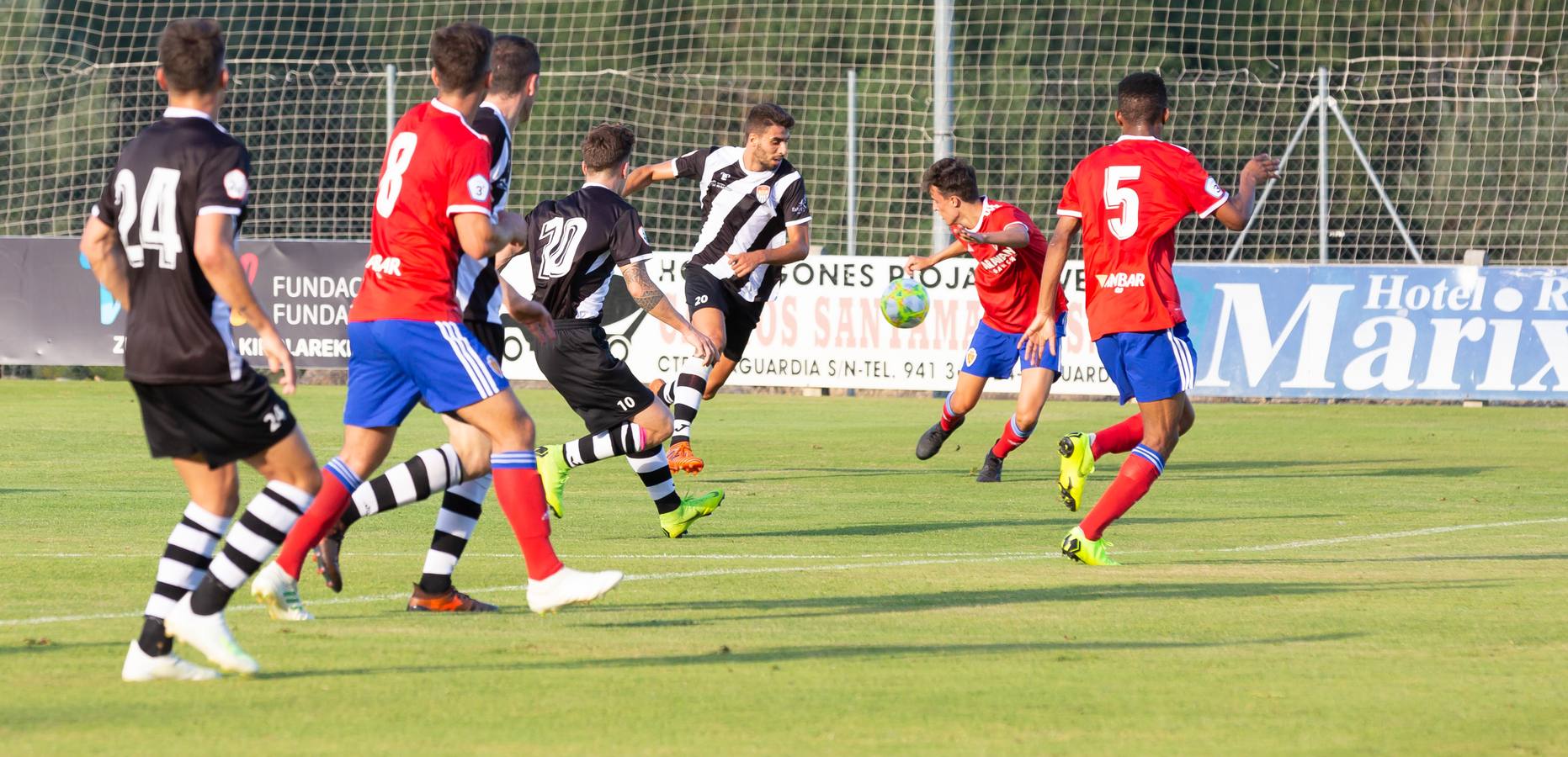 Fotos: El Haro ha perdido ante el Deportivo Aragón